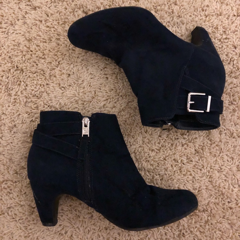 Navy Blue Fall/Winter Booties ❄️